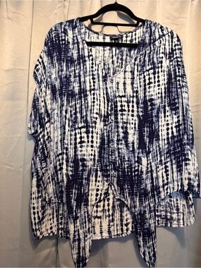 Torrid Women’s Blue Tie-Dye Button Front Blouse